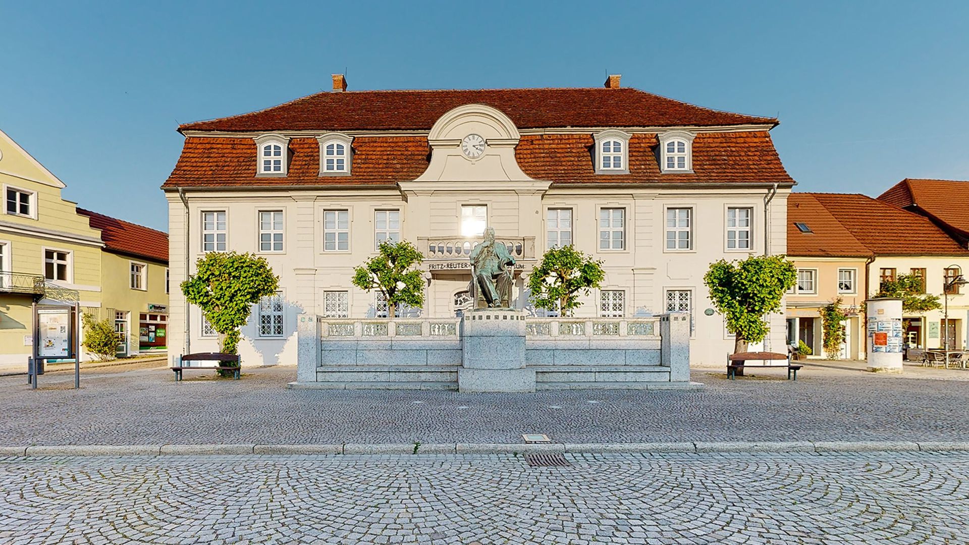 Frontalansicht des Fritz-Reuter-Literraturmuseums