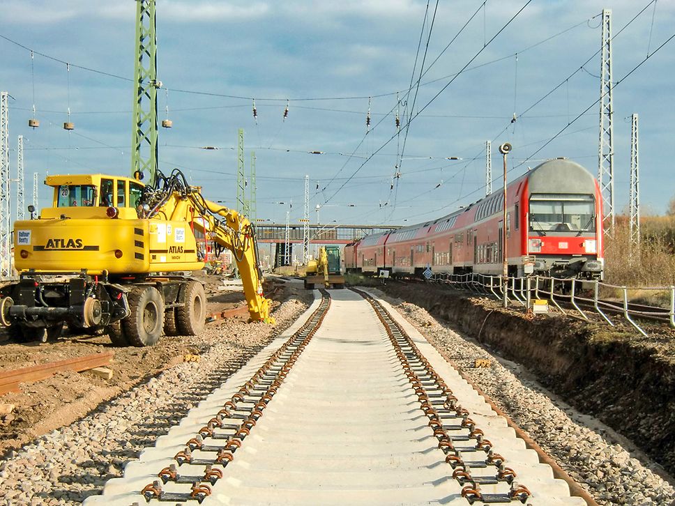 BAhnhof Warnemünde-Werft mit der S-Bahn Rostock.